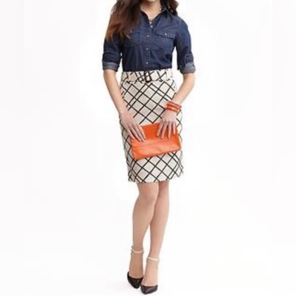 Banana Republic Skirt      Size: 4